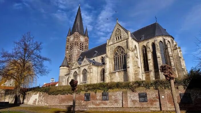 Image of the Abbey of Thorn. .