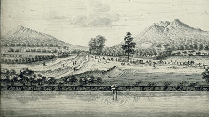 Gezicht op de bergen Salaka en Pangrango op Java, vanuit Buitenzorg (nu Bogor), 1769. Links een laag gebouw waar de Nederlandse vlag uithangt. Collectie Rijksmuseum.